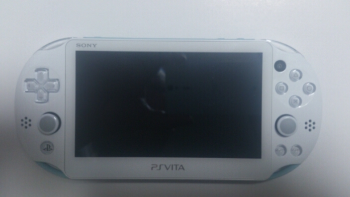 PS Vita (ライトブルー／ホワイト).jpg